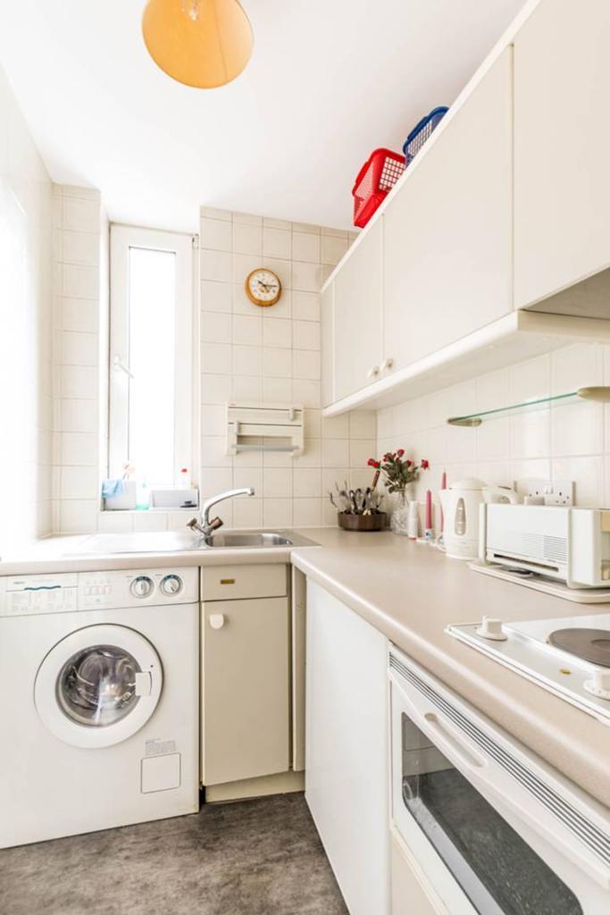 Flat Sloane Avenue in Greater London