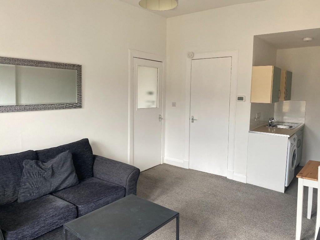 Flat Caledonian Crescent in City of Edinburgh