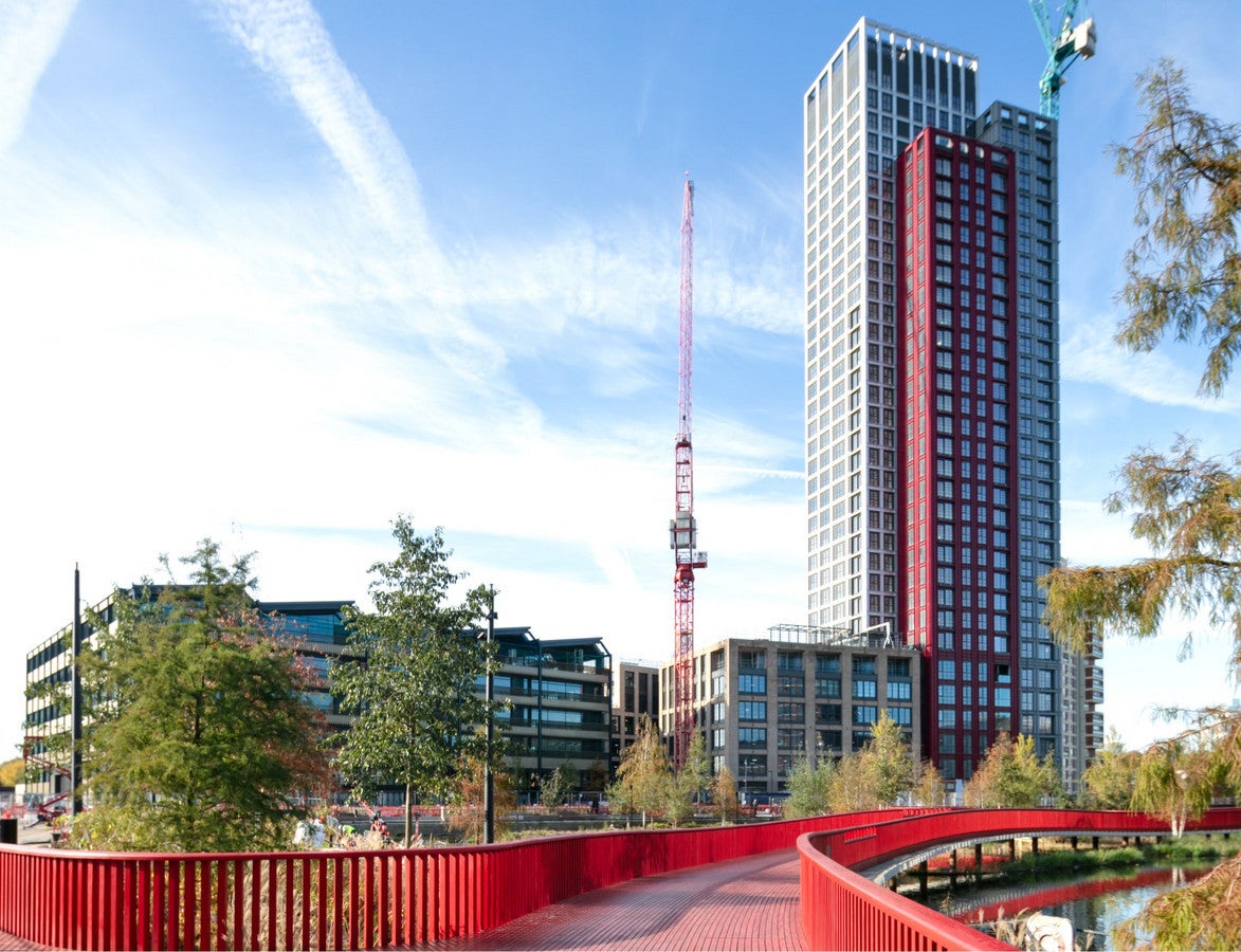 Flat Deal Porters Way in Greater London