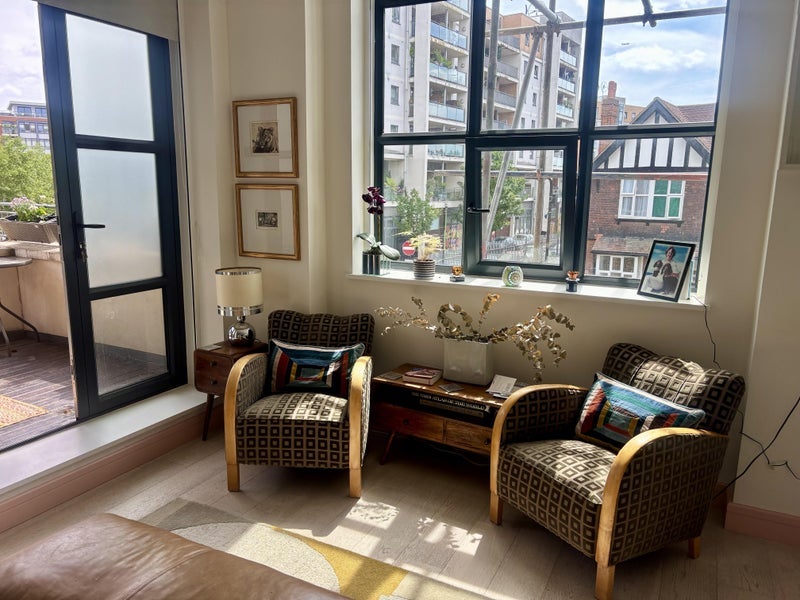 Room Warple Way in Greater London