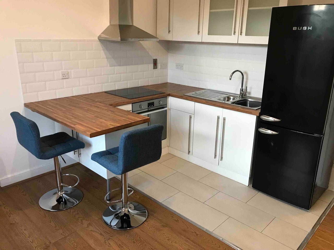 Flat Thessaly Road in Greater London