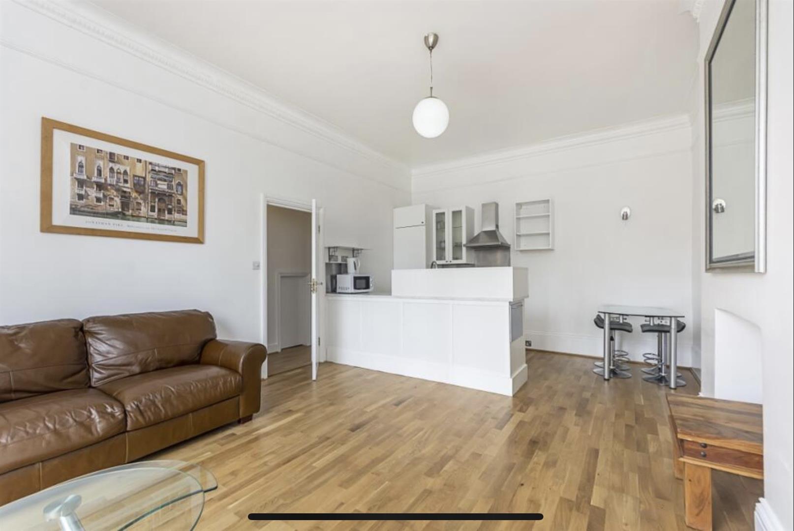 Flat Brondesbury Road in Greater London