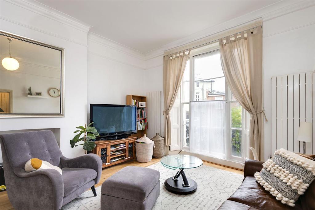 Flat Brondesbury Road in Greater London