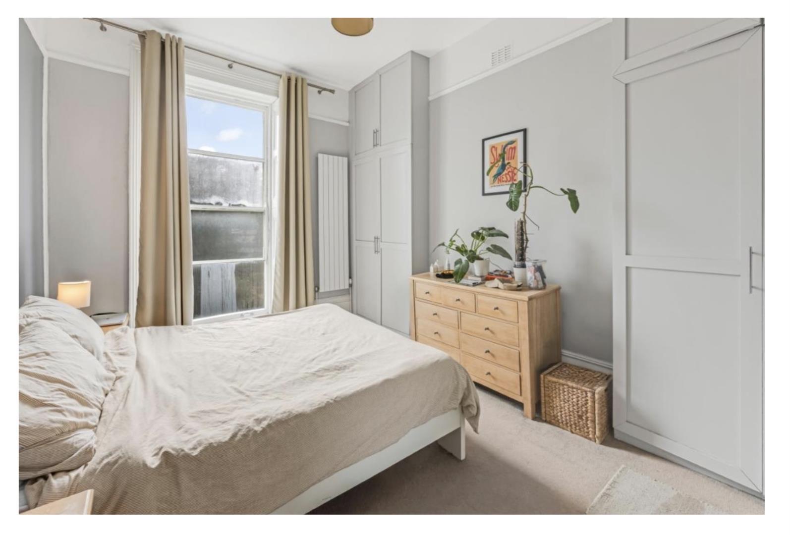 Flat Brondesbury Road in Greater London