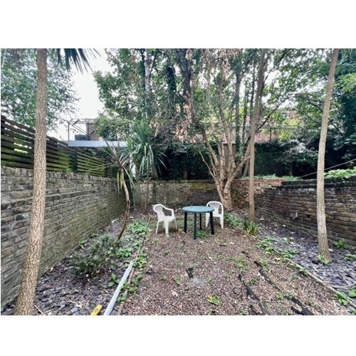 Flat Lena Gardens in Greater London