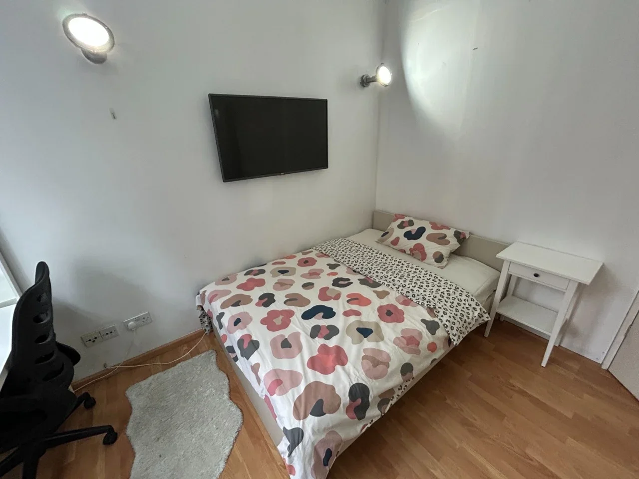 Room City Road in Greater London