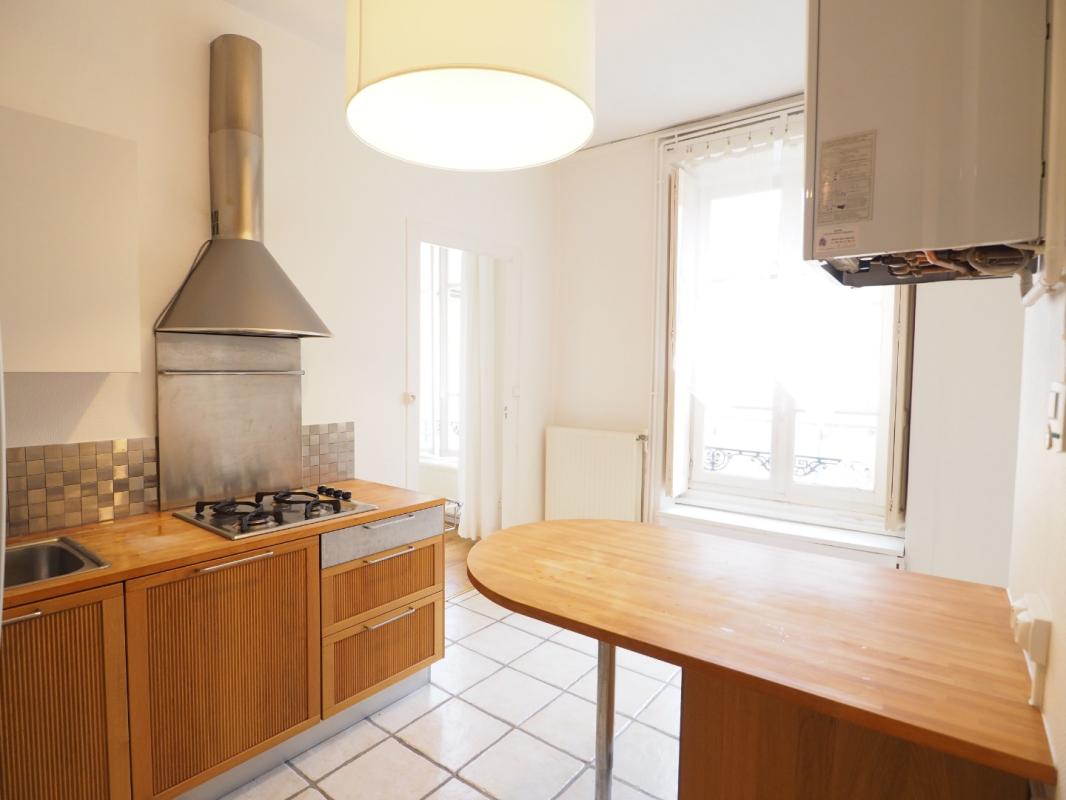 Flat Place Carnot in Lyon