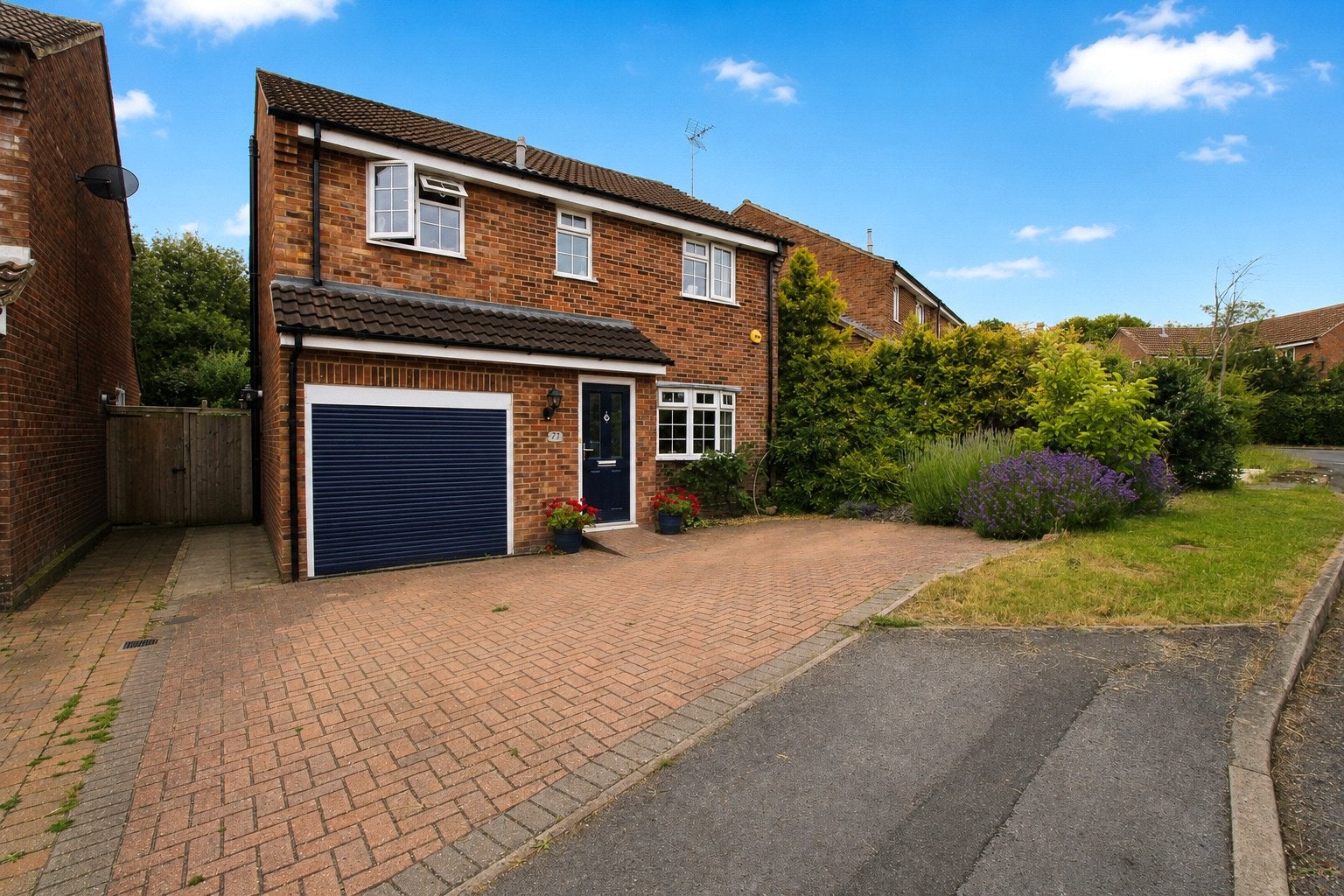 House Salisbury Close in East Hampshire