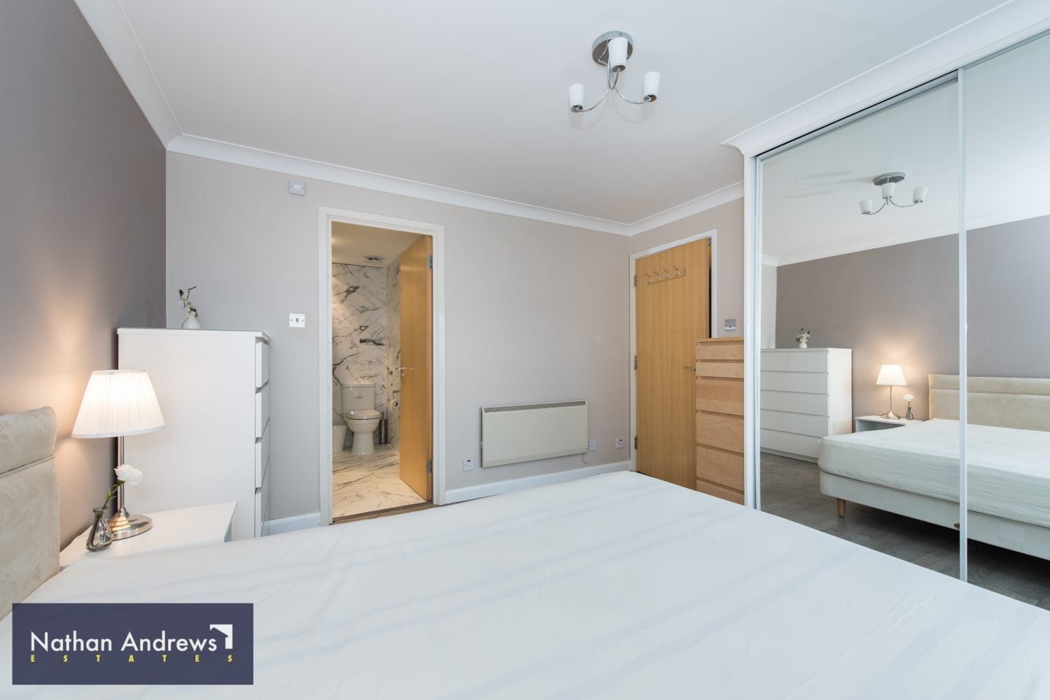 Flat Arnhem Place in Greater London