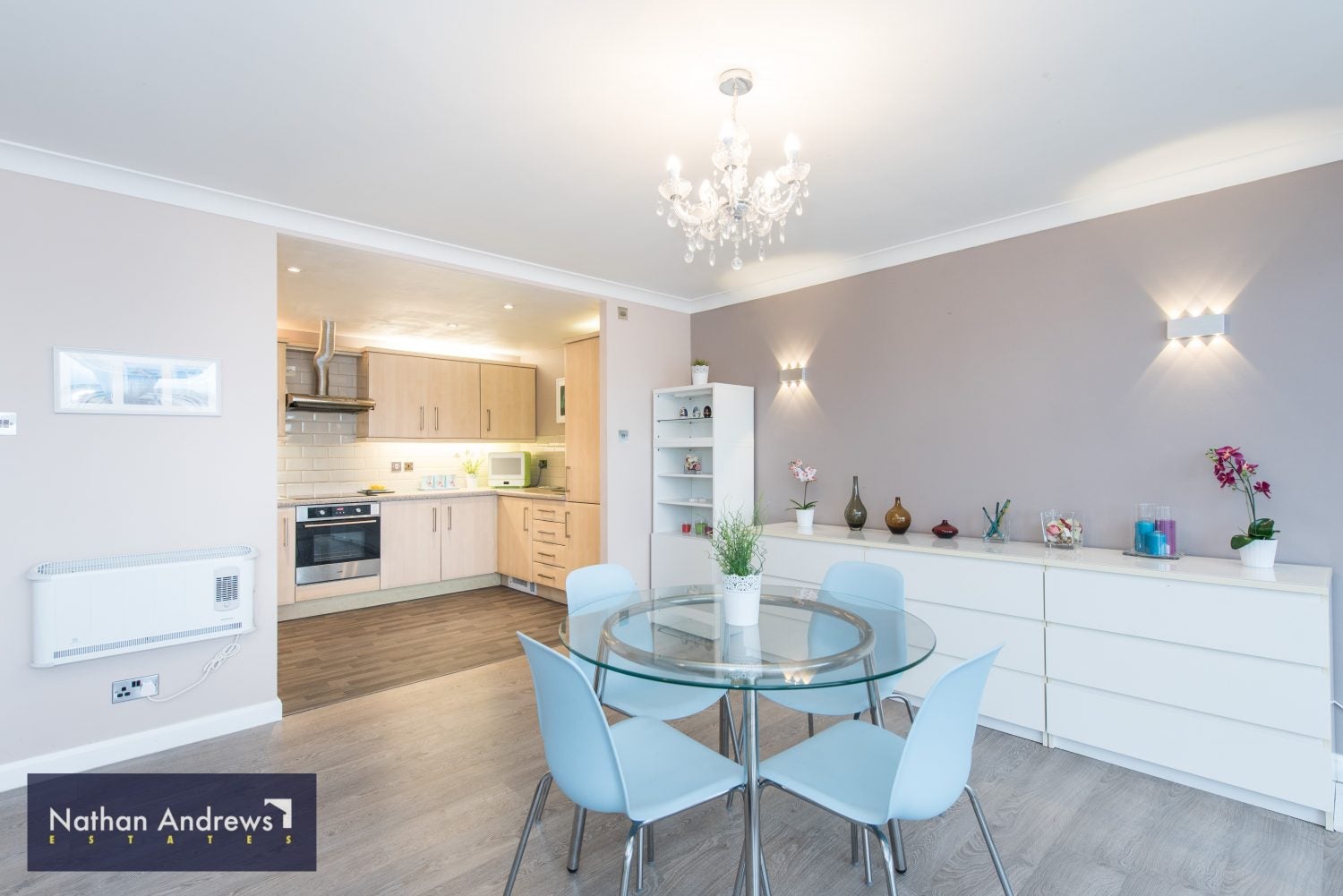 Flat Arnhem Place in Greater London