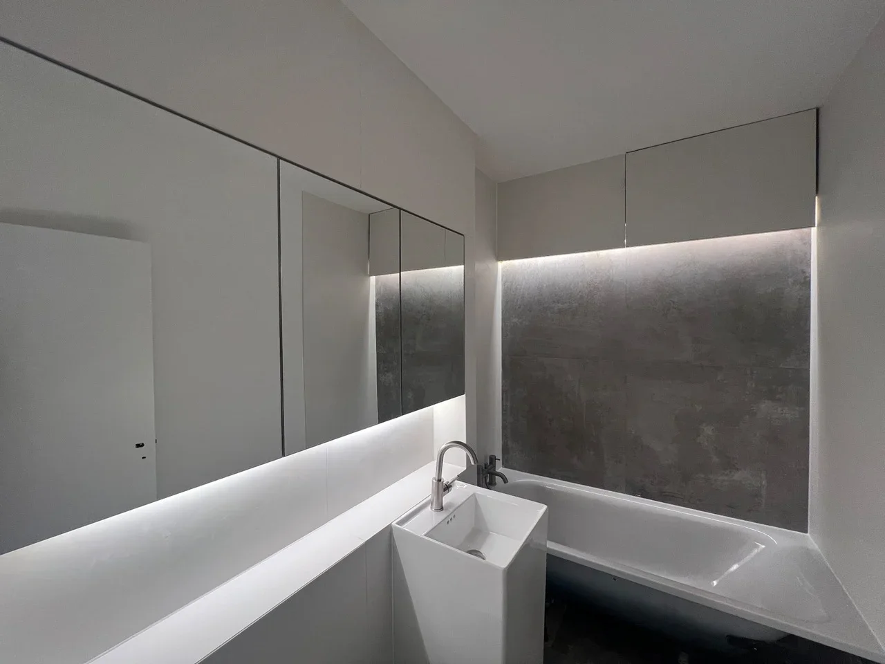 Flat Chevening Road in Greater London
