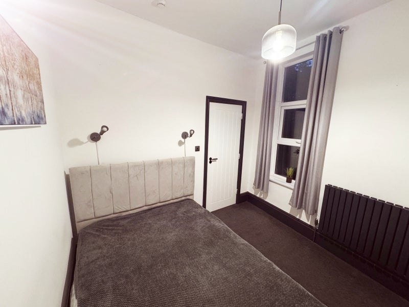 Flat Sandford Road in Birmingham