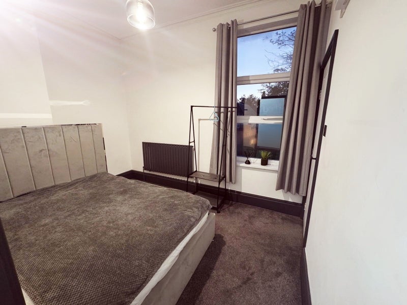 Flat Sandford Road in Birmingham