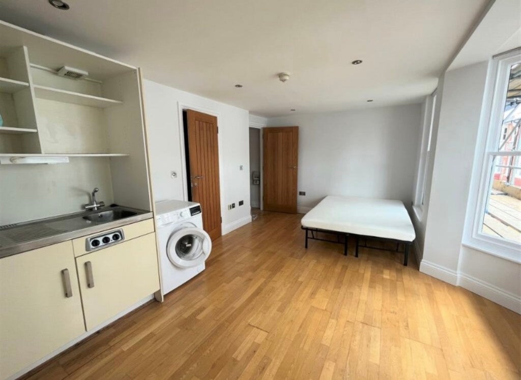 Flat Royal Crescent Mews in Brighton