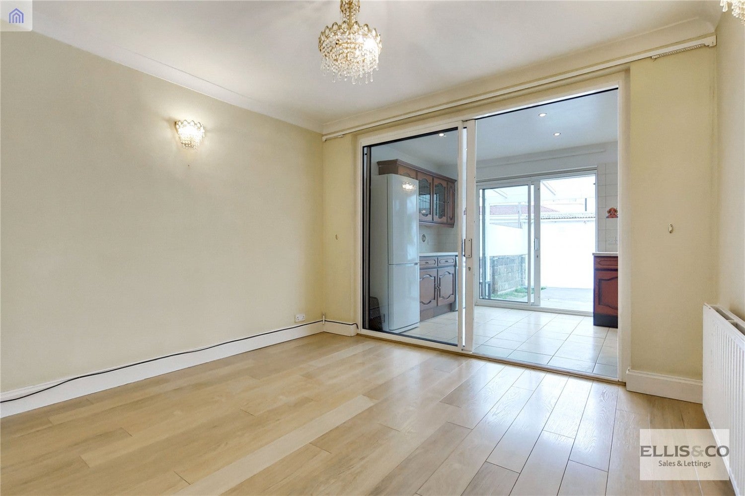 House Grove Way in Greater London