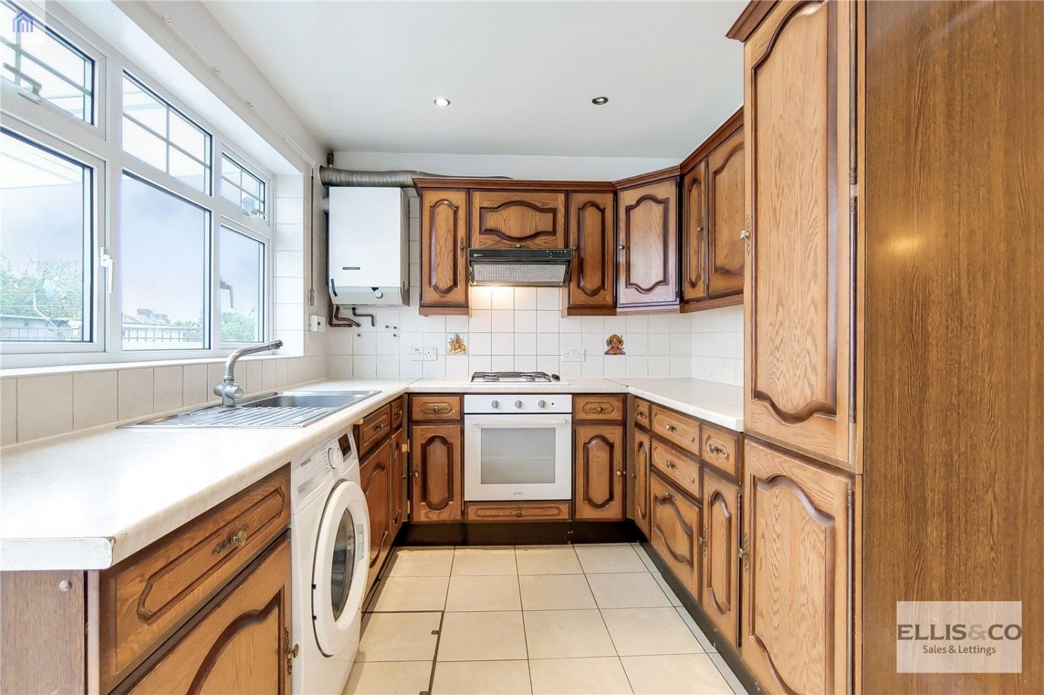 House Grove Way in Greater London