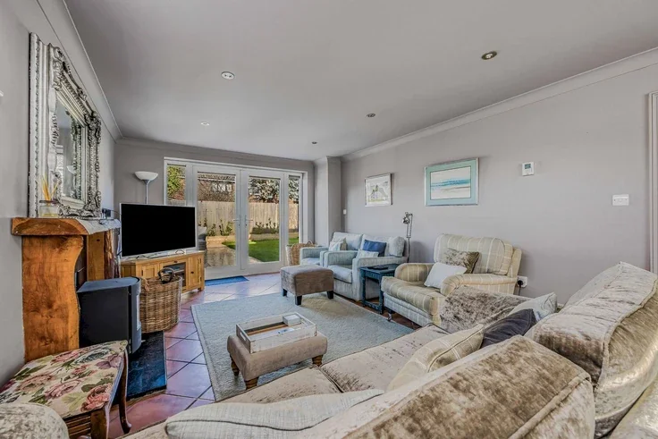 House Shamrock Close in Chichester
