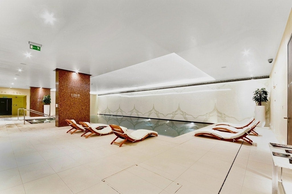 Flat Bridle Mews in Greater London