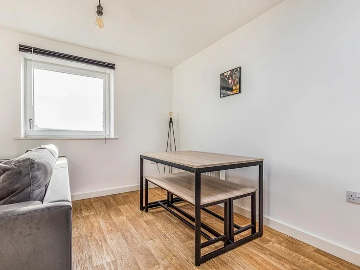 Flat Longley Road in Chichester