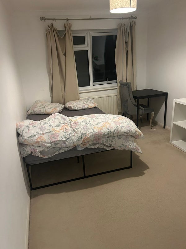 Room Albemarle Road in Greater London