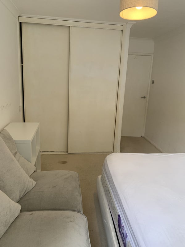 Room Albemarle Road in Greater London