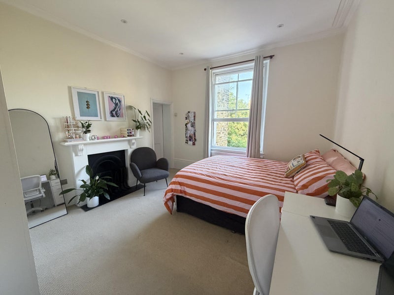 Room Altenburg Gardens in Greater London