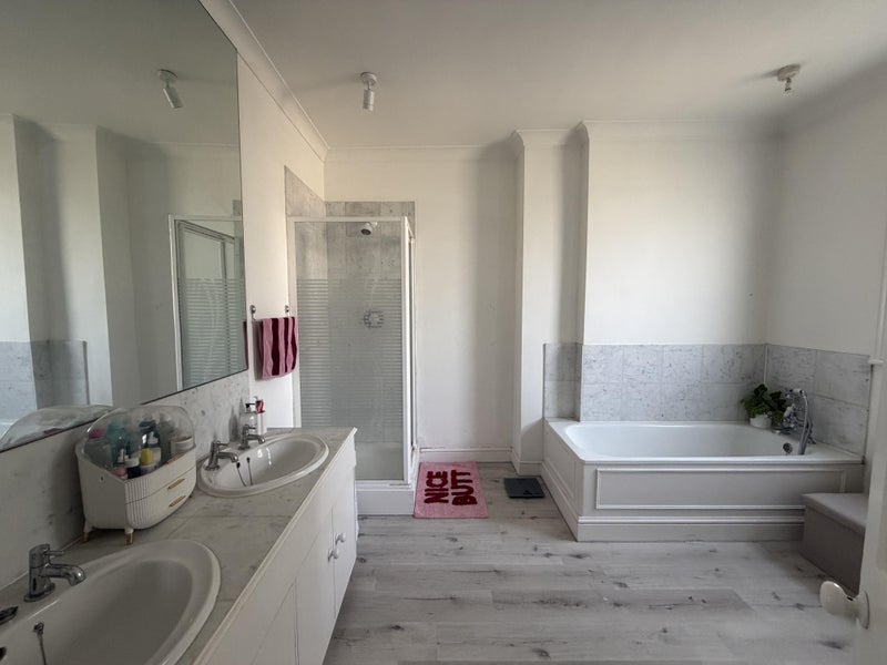 Room Altenburg Gardens in Greater London