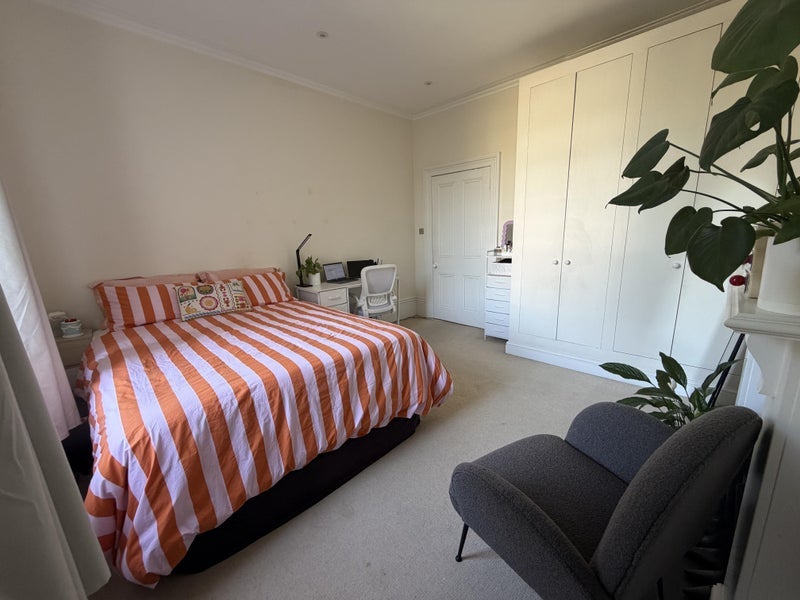 Room Altenburg Gardens in Greater London