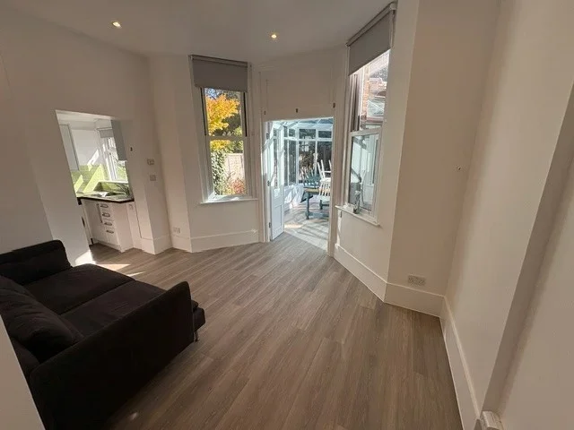 Flat Cranhurst Road in London