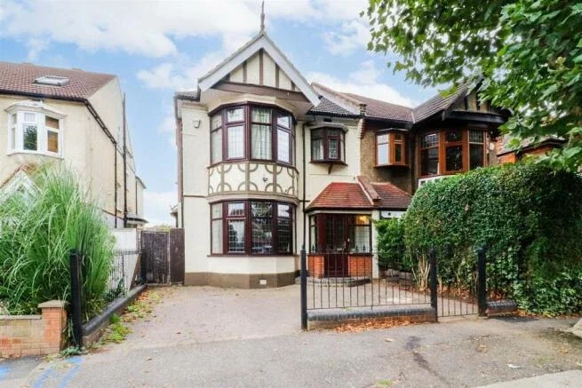 House Douglas Road in Greater London