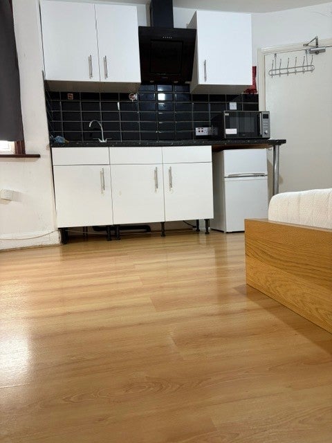 Flat Boxmoor Road in London