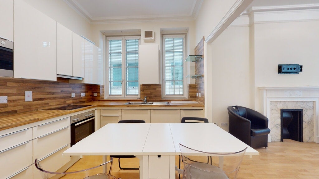 Flat Berkeley Street in City of Westminster