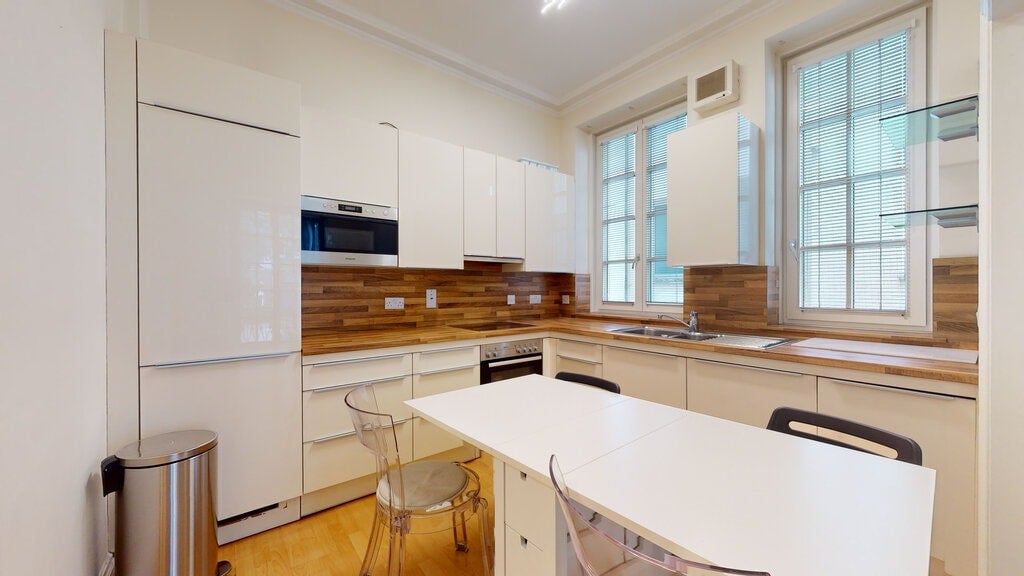 Flat Berkeley Street in City of Westminster