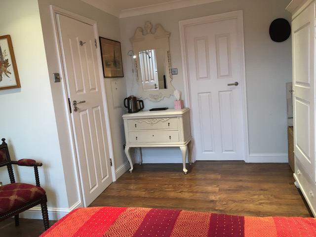 Room Seagrave Road in Greater London