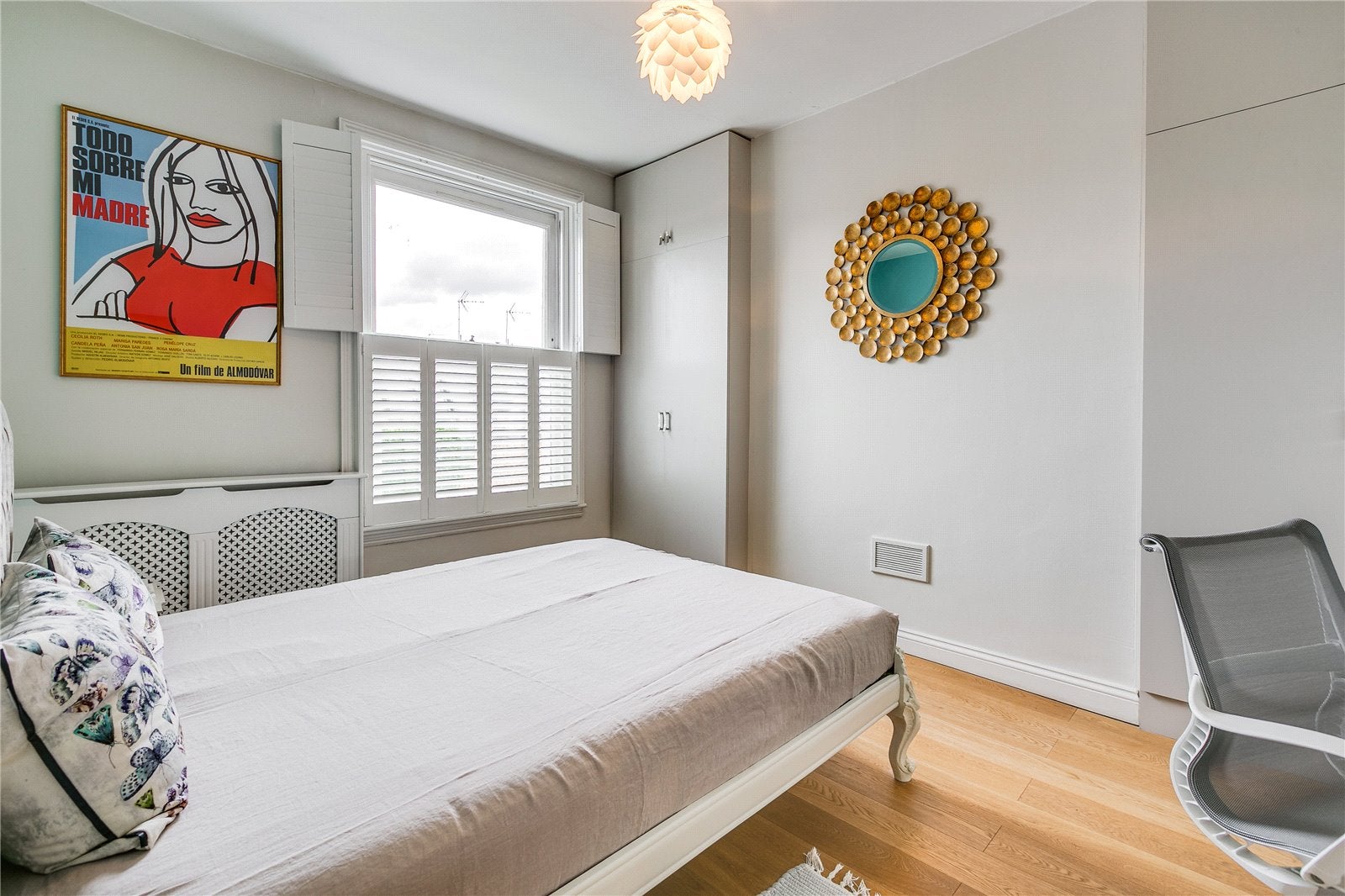 Flat Lydford Road in City of Westminster