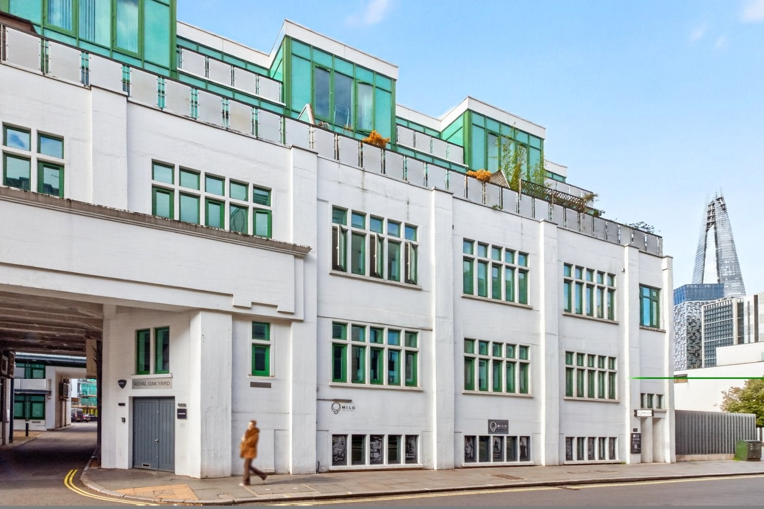 Flat Bermondsey Street in Greater London