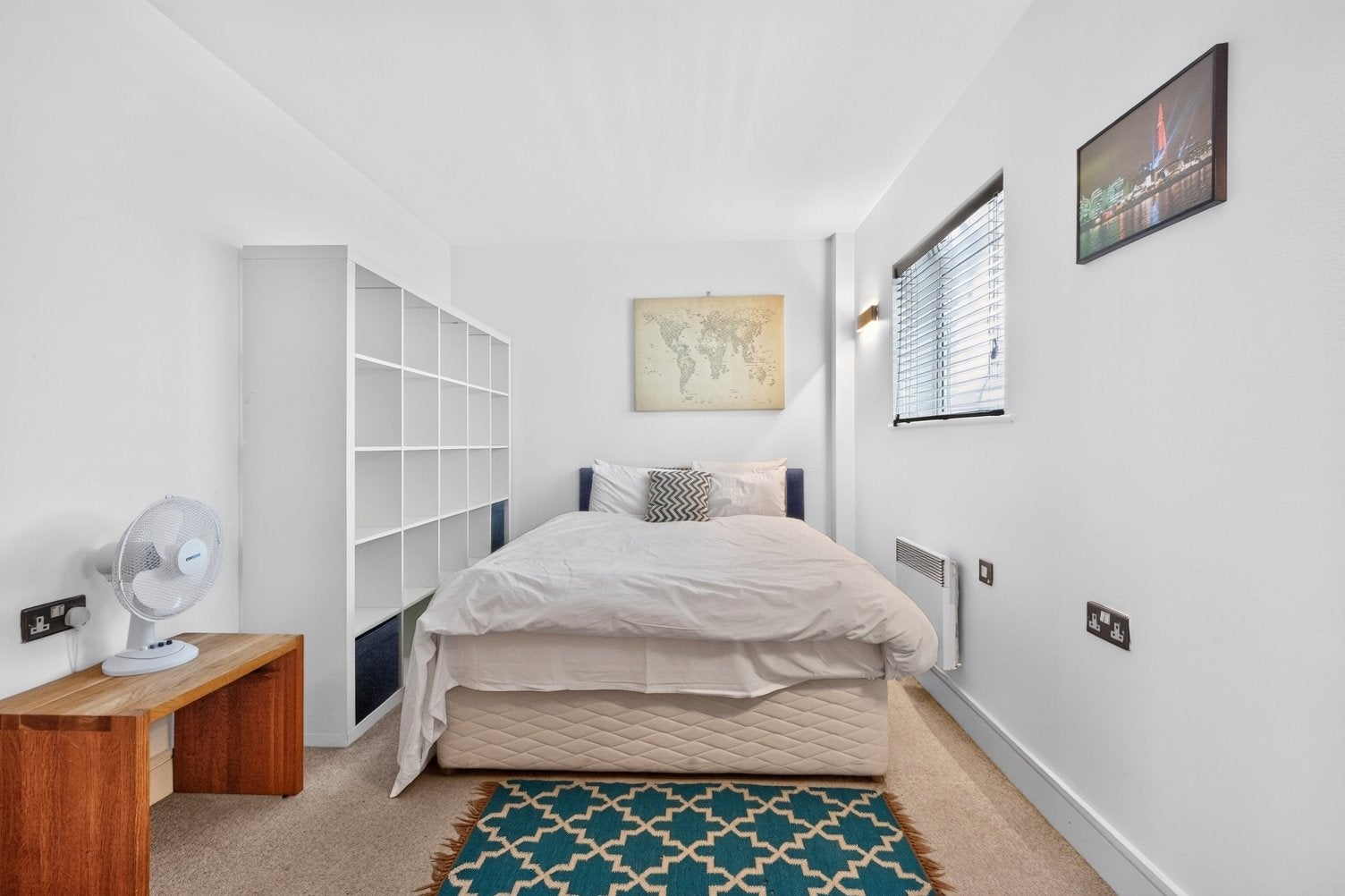 Flat Bermondsey Street in Greater London