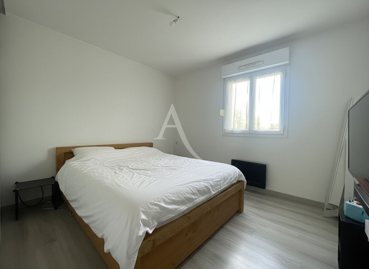 Maison Place Fabre d'Églantine à Saintes