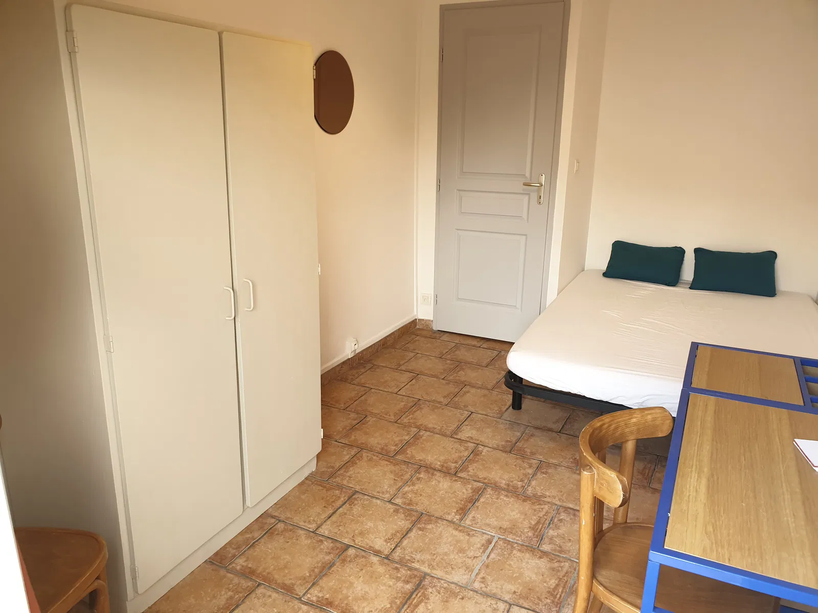 Room Rue Vincent Faïta in Nîmes