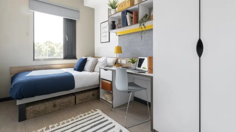 Room Riverside in Canterbury
