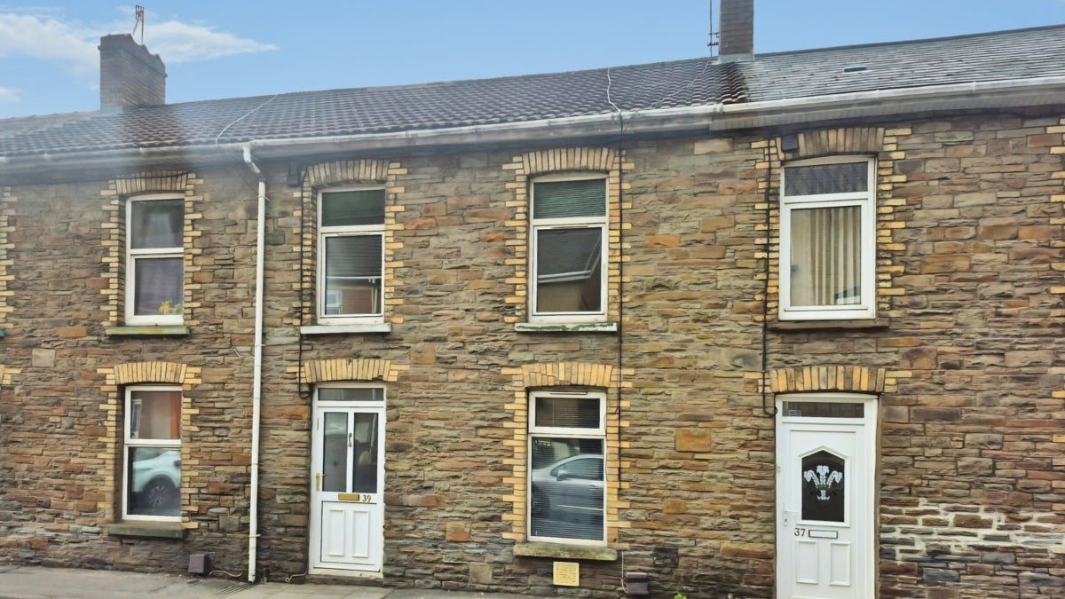 House Risca Road in Pont-y-waun