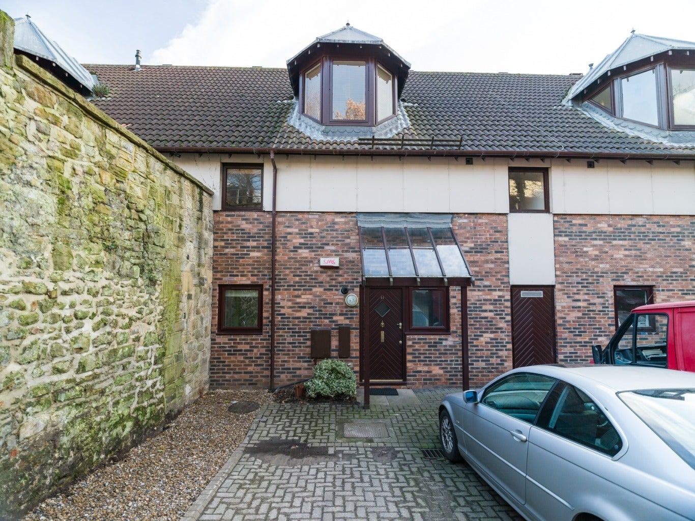 Flat Broad Garth in Newcastle upon Tyne