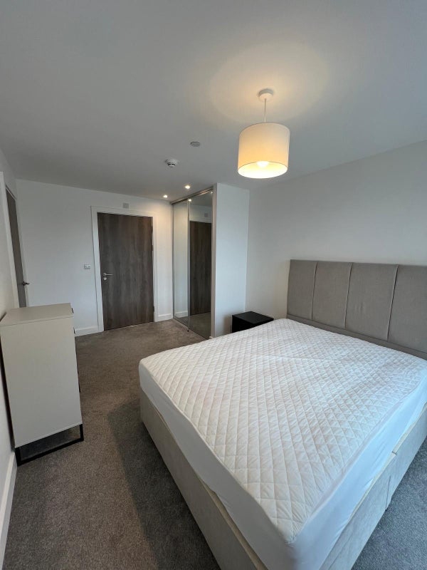 Room Centenary Square in Leeds