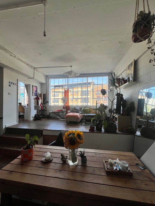 Room Orsman Road in Greater London