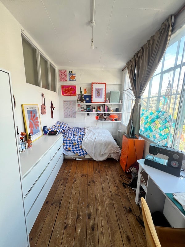 Room Orsman Road in Greater London