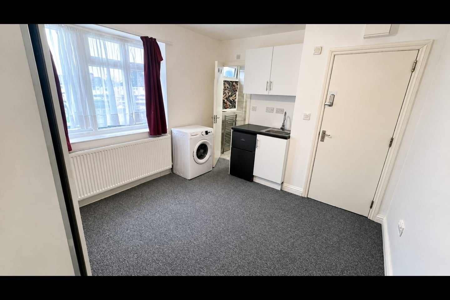 Flat Westleigh Gardens in Greater London