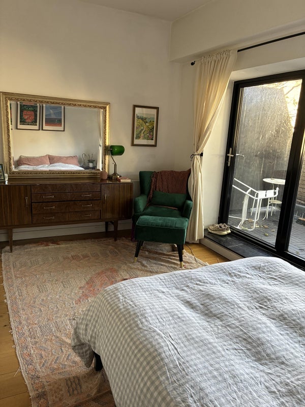 Room Dispensary Lane in Greater London