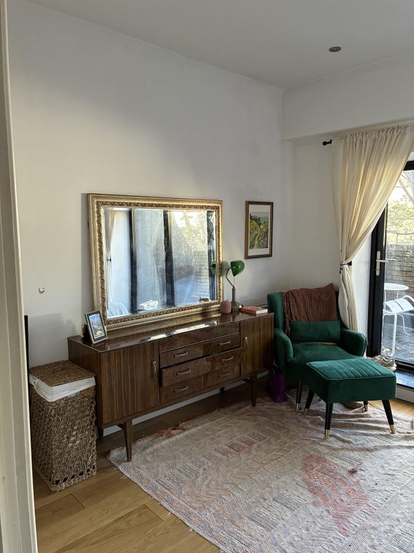 Room Dispensary Lane in Greater London