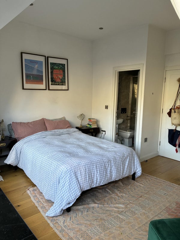 Room Dispensary Lane in Greater London