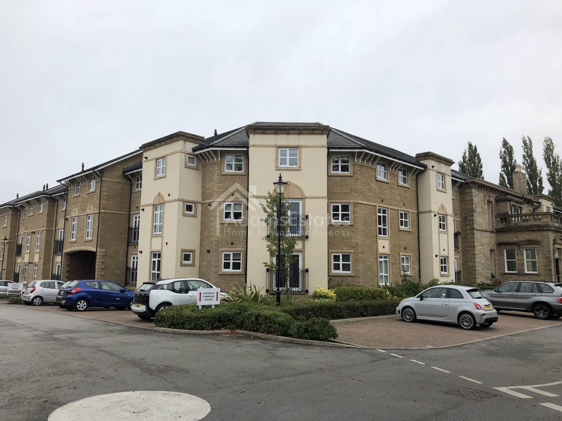 Flat Marmaville Court in Kirklees